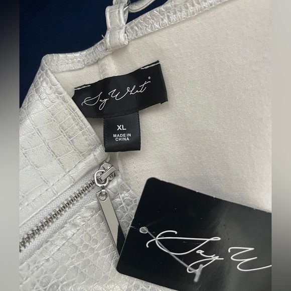 Pearl and silver snakeskin corset top - Picture 5 of 5